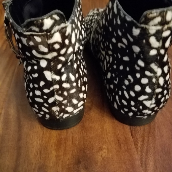 DV Dolce Vita Calf Fur Brown 8.5 Booties - Picture 3 of 5